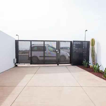 بيت للعطل House In Amarilla Golf!