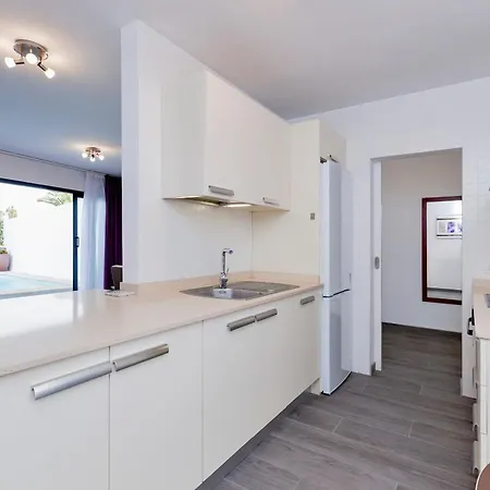 بيت للعطل House In Amarilla Golf!